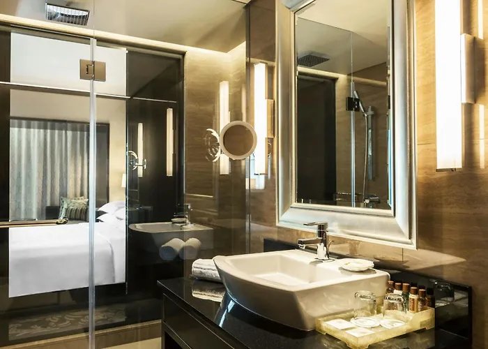 Sheraton Dubai Creek Hotel & Towers