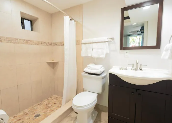 Tavernier Hotels