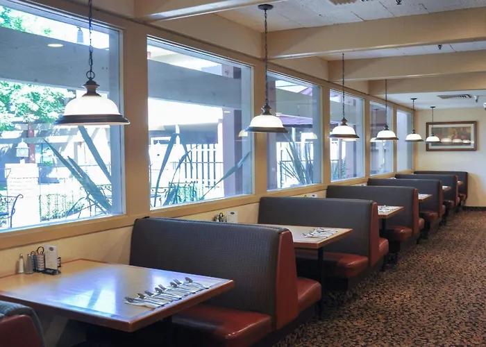 Piccadilly Inn Airport Fresno