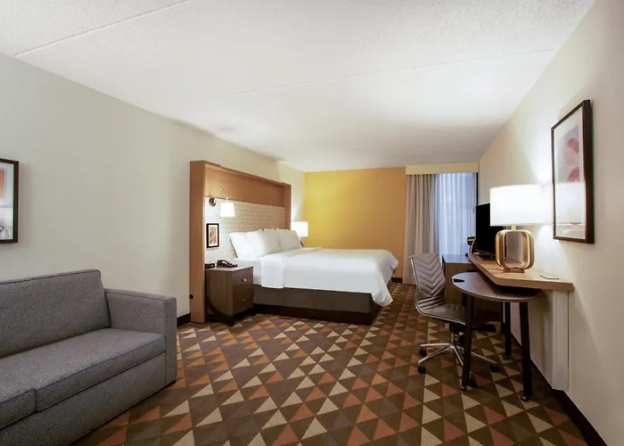 Morgantown Hotels