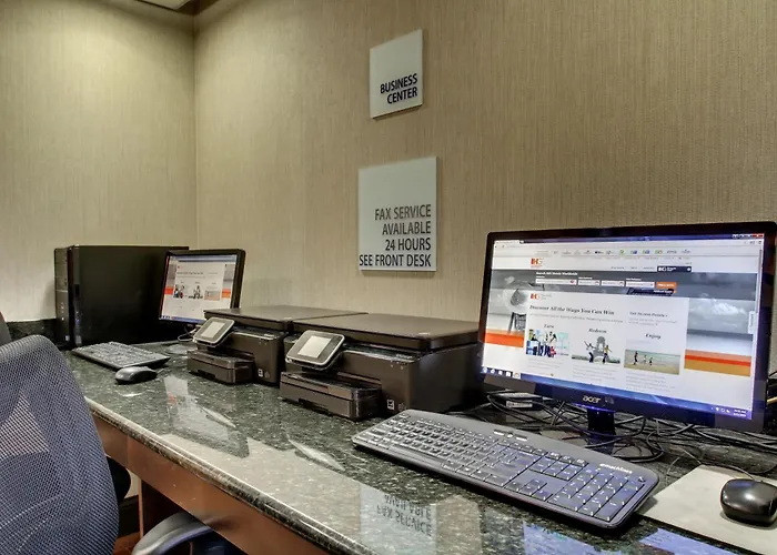 Holiday Inn Express Hotel Fort Campbell-Oak Grove By Ihg