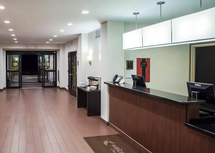Sleep Inn & Suites Indoor Waterpark Liberty