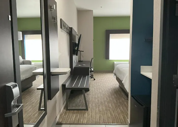 Holiday Inn Express Hotel And Suites Ada By Ihg