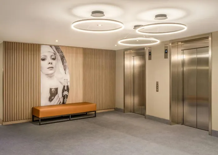 Courtyard By Marriott Cologne Hotel