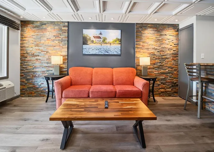 Terrace Bay Hotel - Lakefront