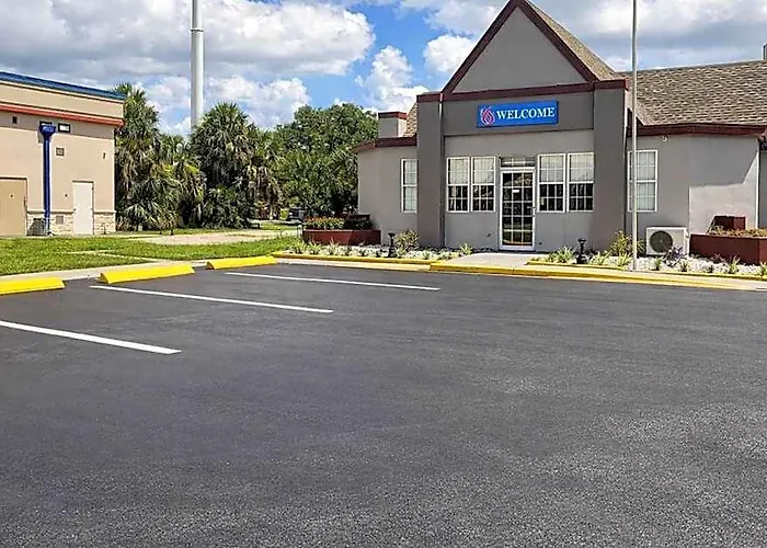 Howard Johnson Lake City
