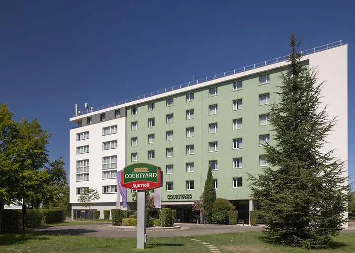 Courtyard By Marriott Toulouse Airport Hotel