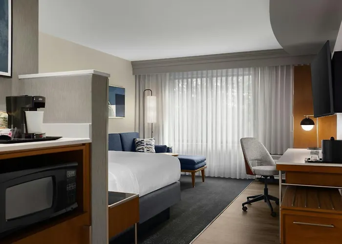 Courtyard By Marriott Columbia Hotel
