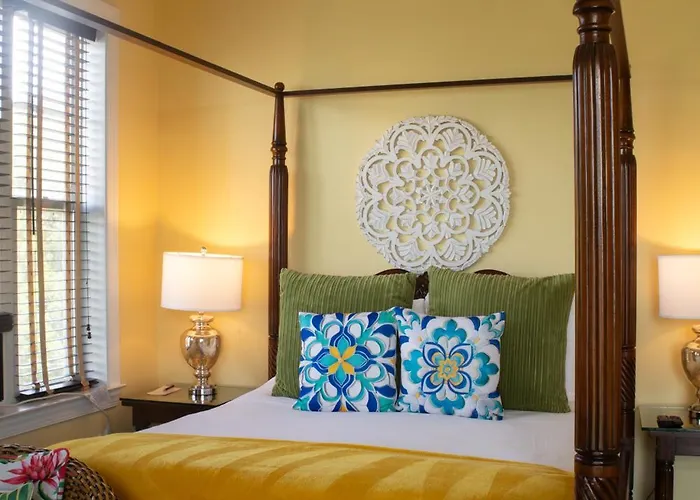 Water'S Edge Inn - Adults Only