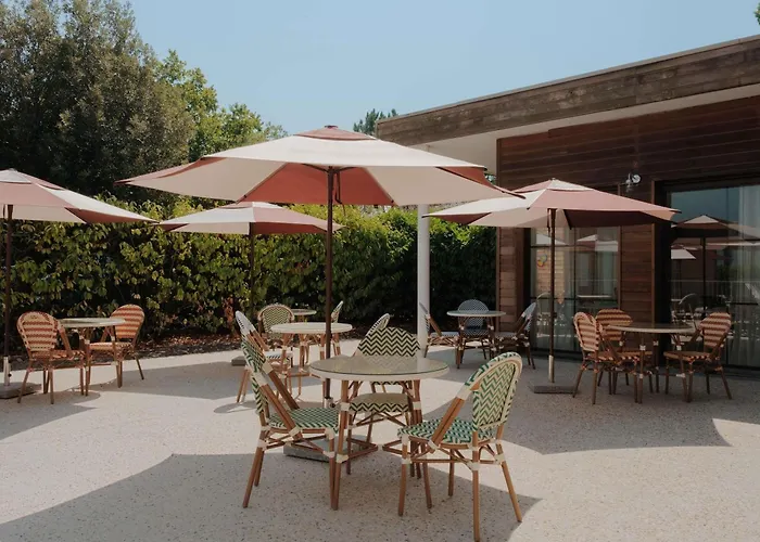 Le Teich Hotels