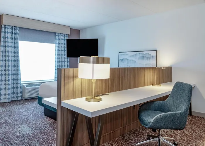 Clarksburg Hotels