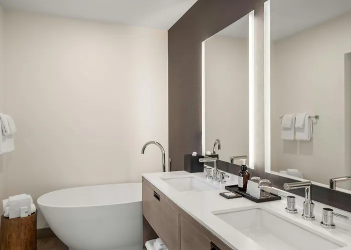 Luxury Hotels in Minneapolis