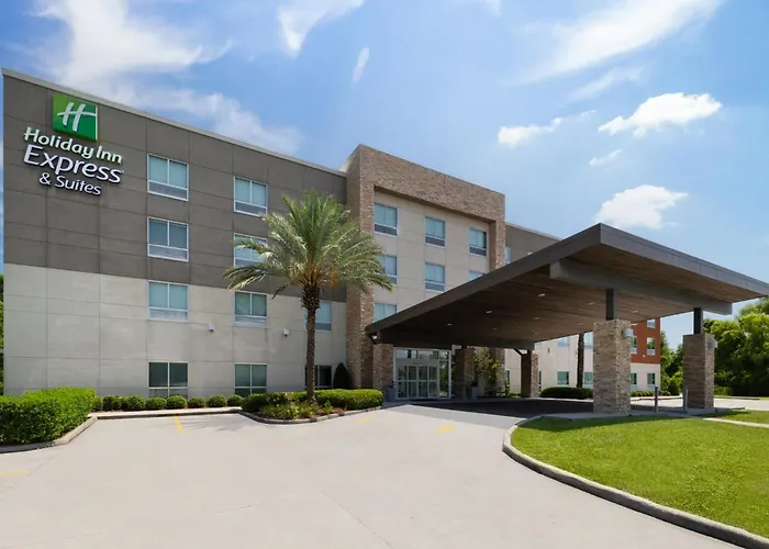 Chalmette Hotels