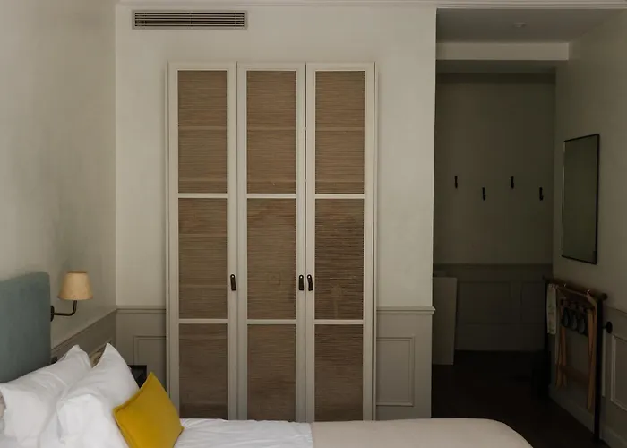 Hoy Paris - Yoga Hotel