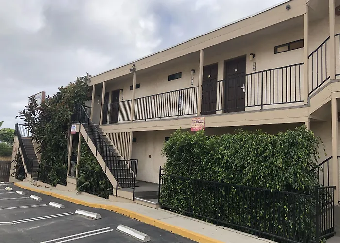 Moonlight Beach Motel