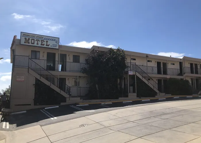 Moonlight Beach Motel