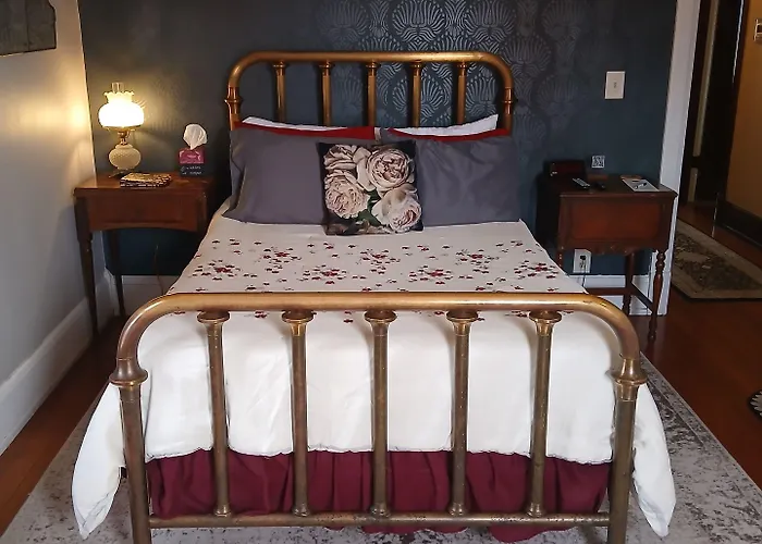 The Bissing House Bed & Breakfast Hays