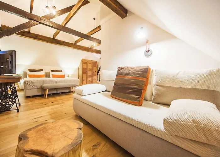 Hotel Pok Garni