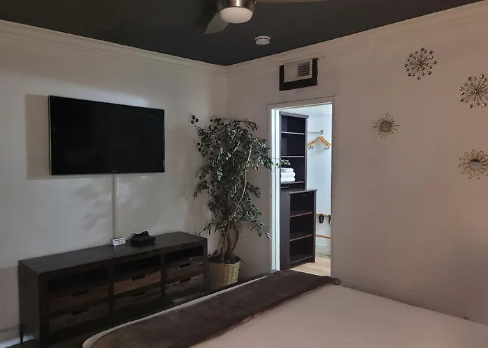 Desert Hills Motel