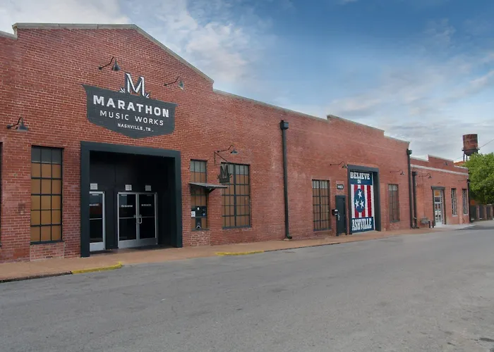 Abode Nashville - Marathon Village Near Downtown