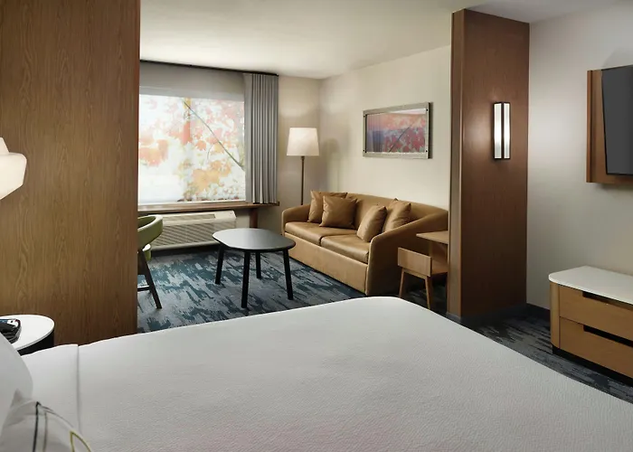 Fairfield Inn & Suites Locust Grove I-75 South