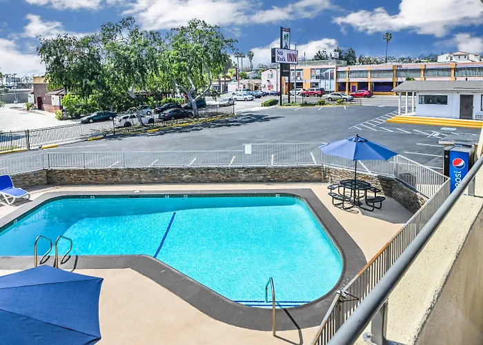 Sea Rock Inn - Long Beach