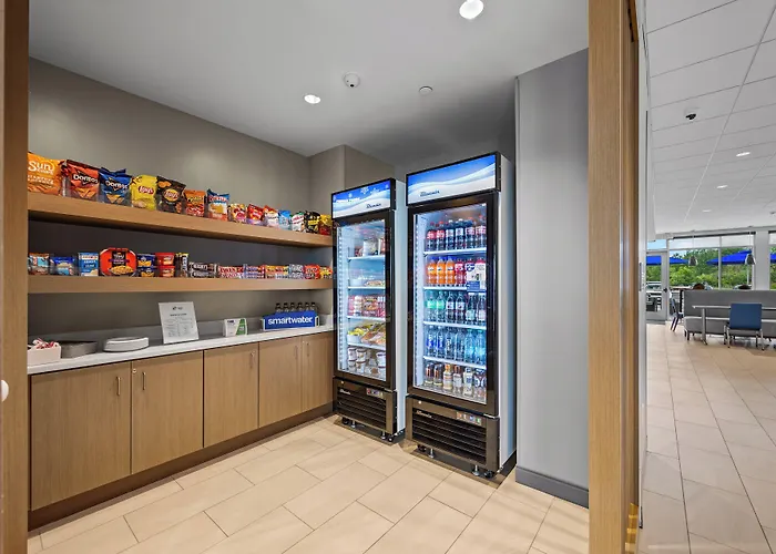 Holiday Inn Express & Suites Marinette By Ihg