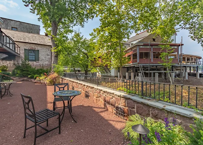 Carriage House New Hope Hotel