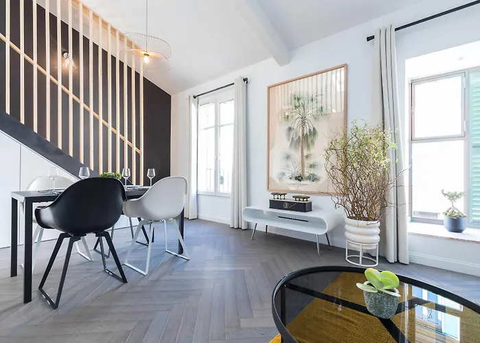 L'Abeille - Boutique Apartments