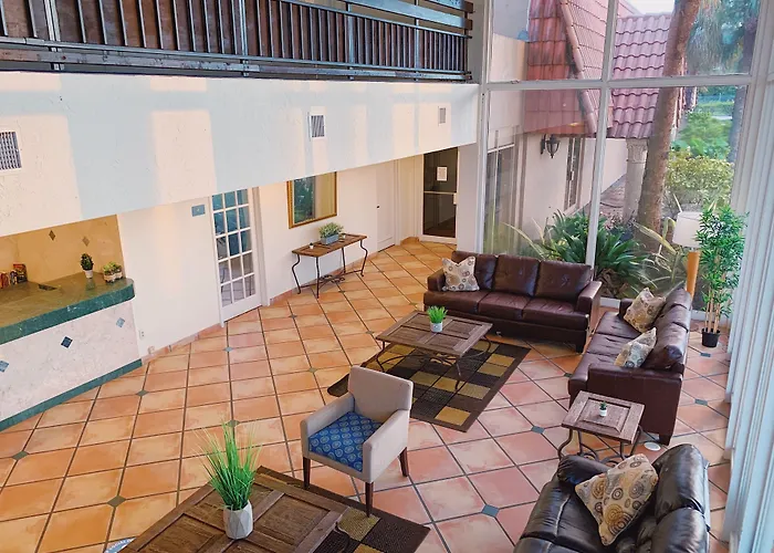 Miami Gardens Inn & Suites Golden Glades