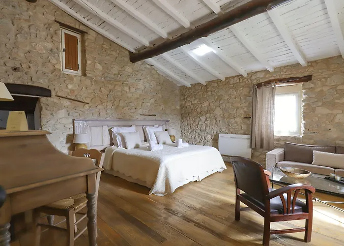 Hotel La Ferme De La Huppe à Gordes
