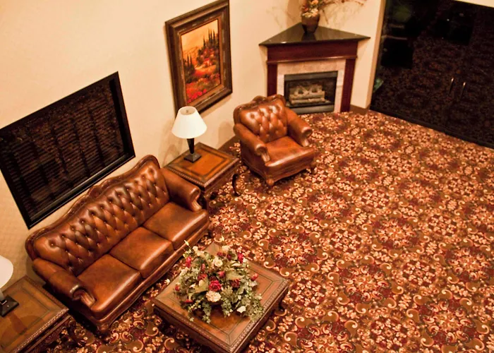 Holiday Inn Express & Suites Mentor - Banquet Center By Ihg