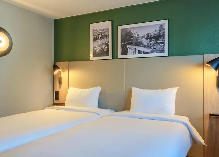 Hotel Campanile Saint-Germain-En-Laye