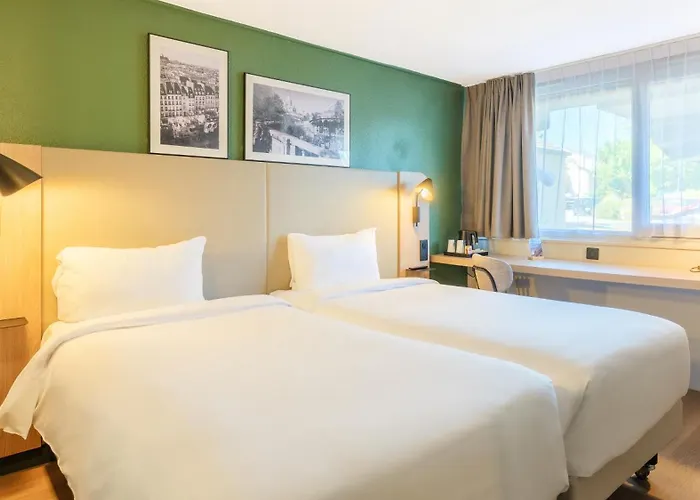 Hotel Campanile Saint-Germain-En-Laye