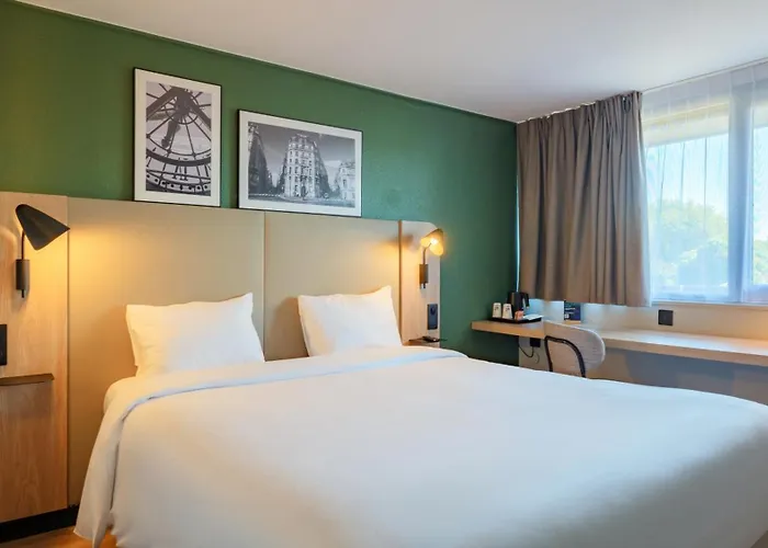 Hotel Campanile Saint-Germain-En-Laye