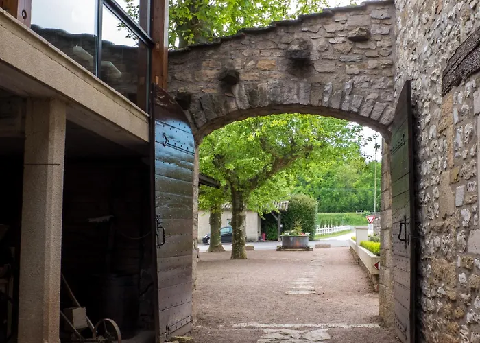 Logis Hôtel Restaurant La Vieille Ferme, Mâcon Nord Sancé