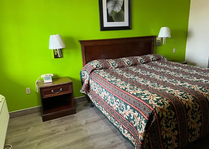 Travel Inn Motel Hartford
