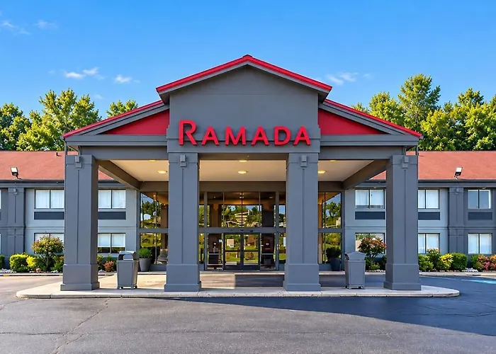 Ramada By Wyndham Tuscaloosa Hotel