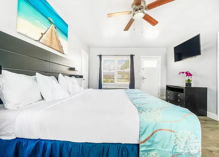 Ocean Villas Hollywood