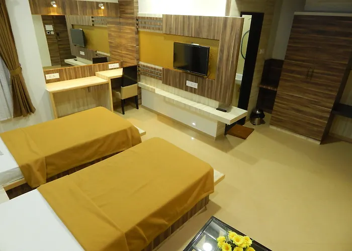 Hotel Aadhi