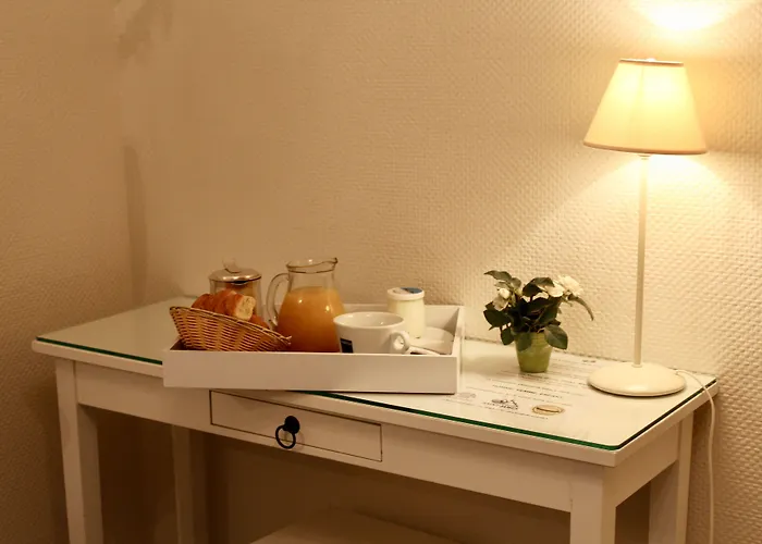 Esquieze-Sere Hotels