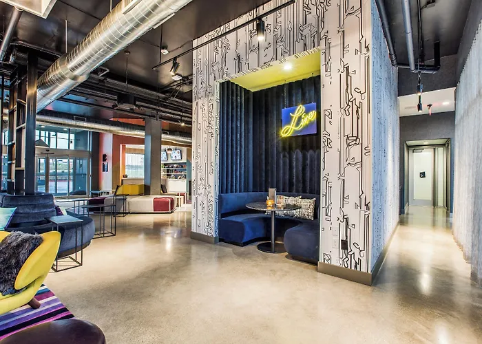 Aloft Dallas Arlington Entertainment District