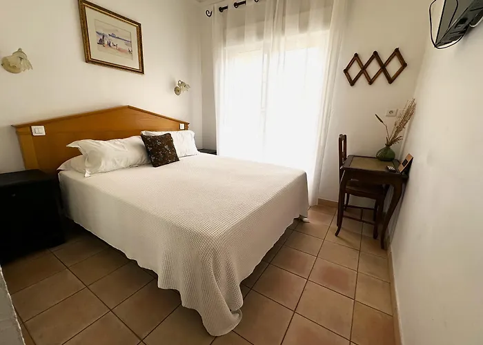 Hotel Les Flots Bleus Le Lavandou