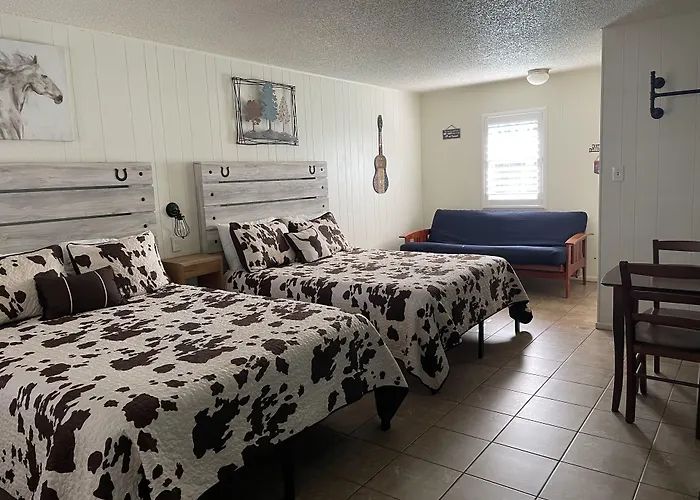 Horseshoe Riverside Lodge
