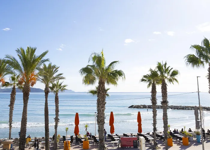 Appart'hôtel A Deux Pas de l'Eau La Ciotat