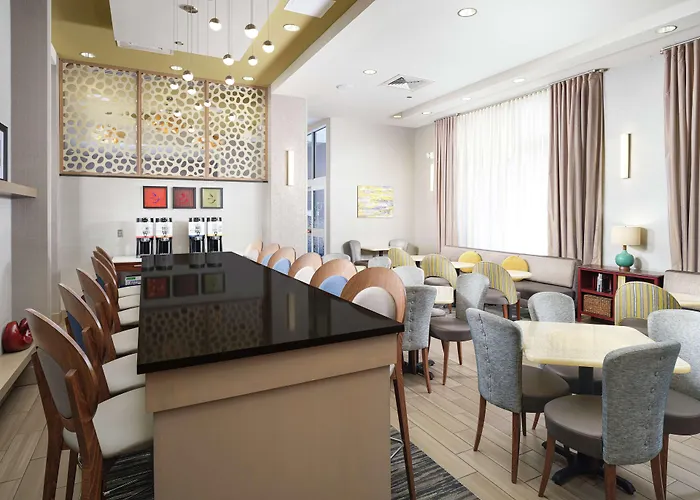 Hampton Inn Wilmington Downtown
