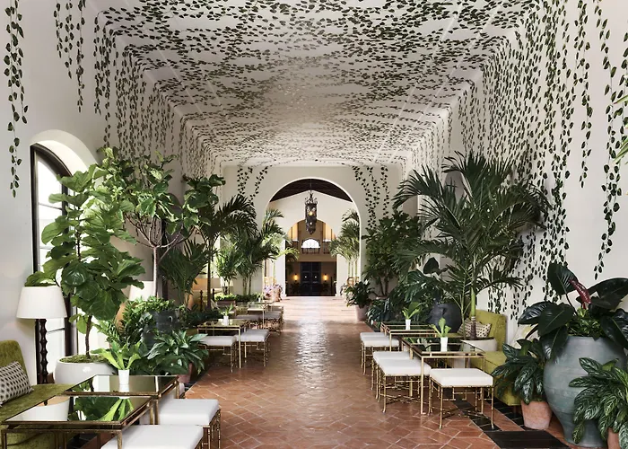 Four Seasons Hotel At The Surf Club Surfside