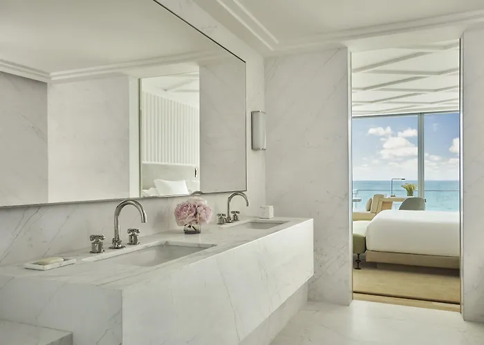 Four Seasons Hotel At The Surf Club Surfside
