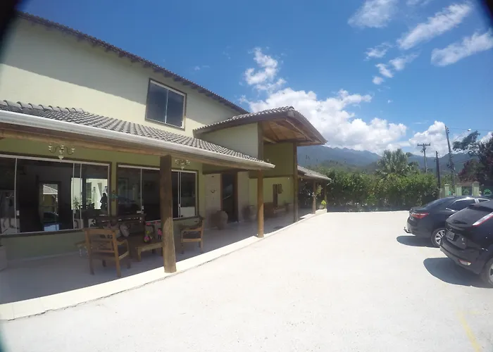 Penedo House Pousada