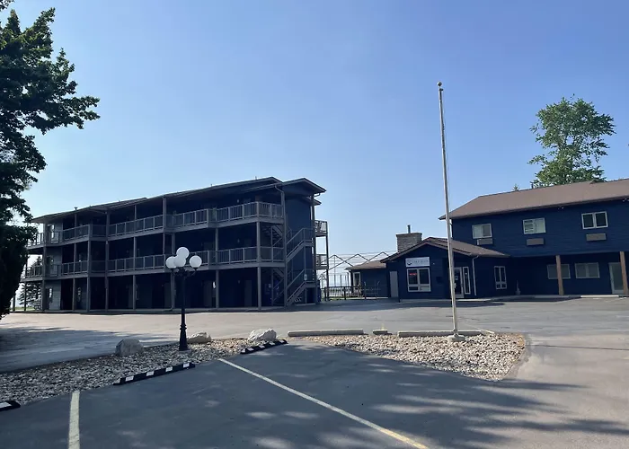 Lake Bluff Inn And Suites South Haven